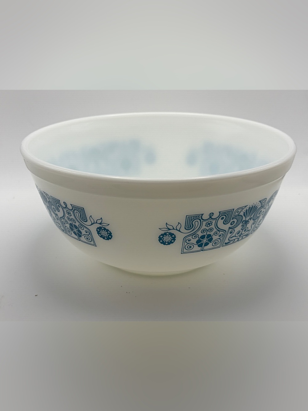 Vintage Rare Pyrex 2.5 Quart Horizon Blue Mixing Bowl White and Blue 403